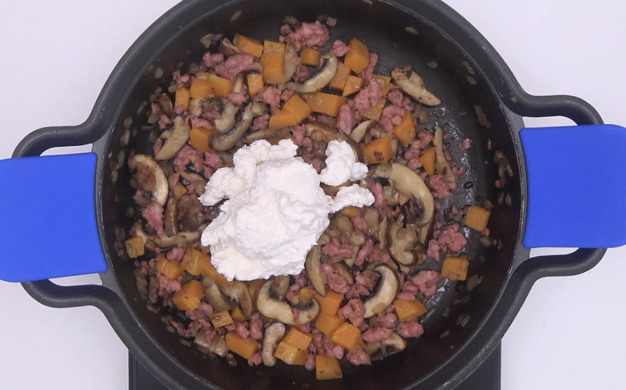 Casarecce alla Norcina. Pasta con salchichas, calabaza y setas
