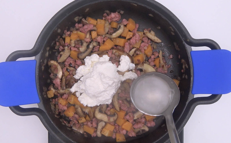 Casarecce alla Norcina. Pasta con salchichas, calabaza y setas