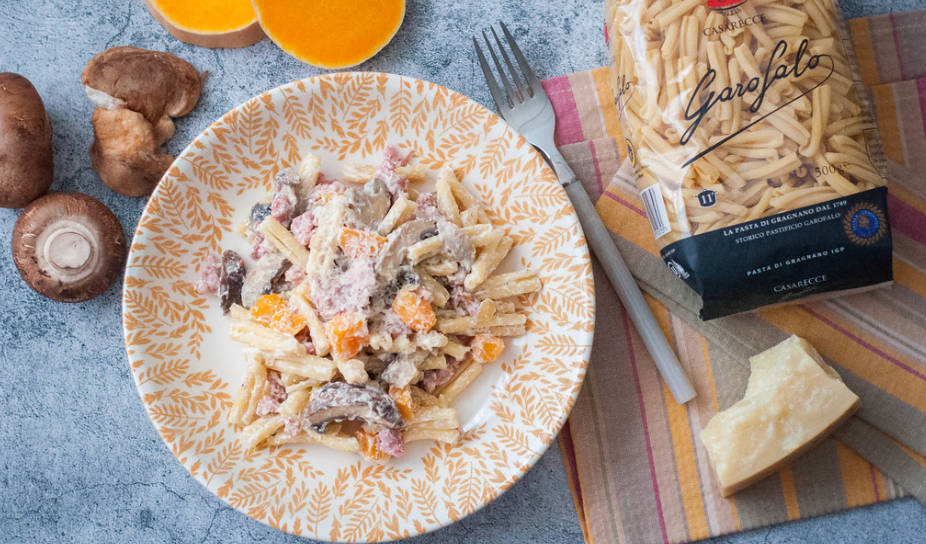 Casarecce alla Norcina. Pasta con salchichas, calabaza y setas