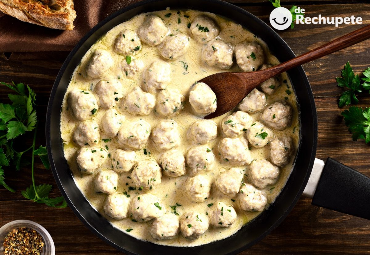 Albóndigas en salsa blanca