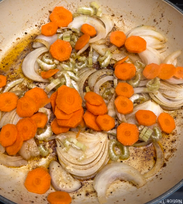 Fricasé de pollo al estilo francés