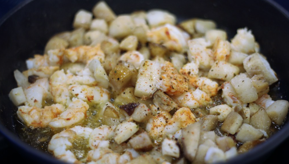 Garbanzos con langostinos y boletus edulis