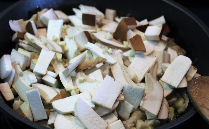Garbanzos con langostinos y boletus edulis
