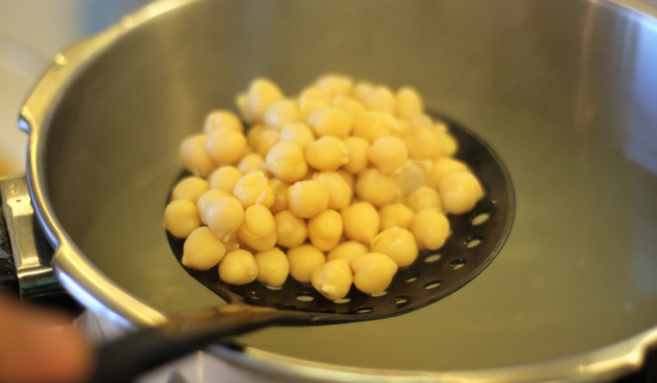 Garbanzos con langostinos y boletus edulis