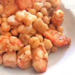 Garbanzos con langostinos y boletus
