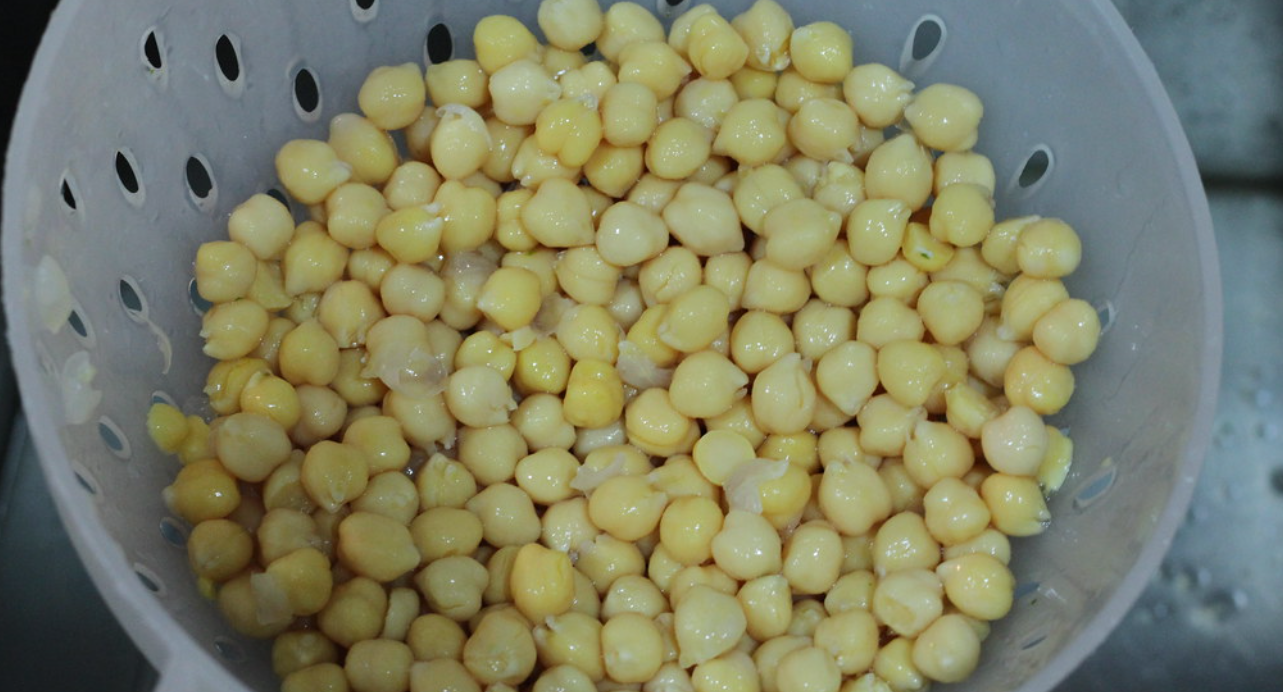 Hummus o crema de garbanzos. receta de forma tradicional o en thermomix