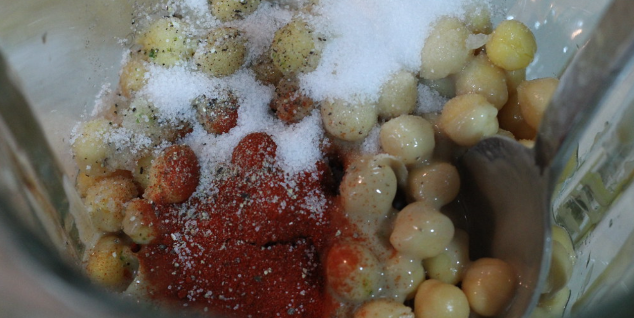 Hummus o crema de garbanzos. receta de forma tradicional o en thermomix