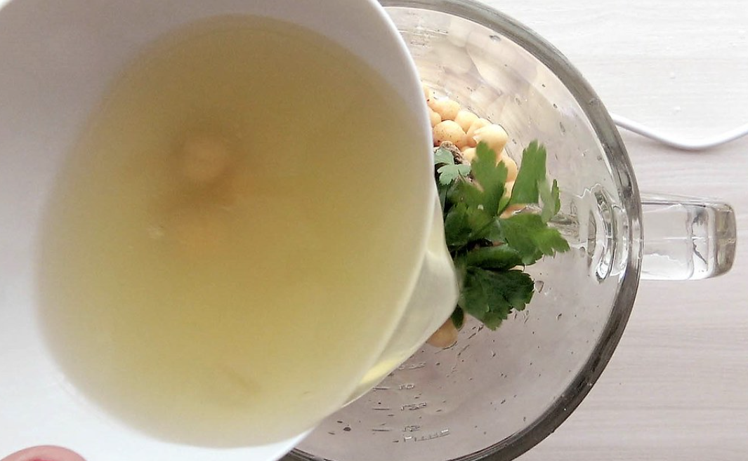 Hummus o crema de garbanzos. receta de forma tradicional o en thermomix