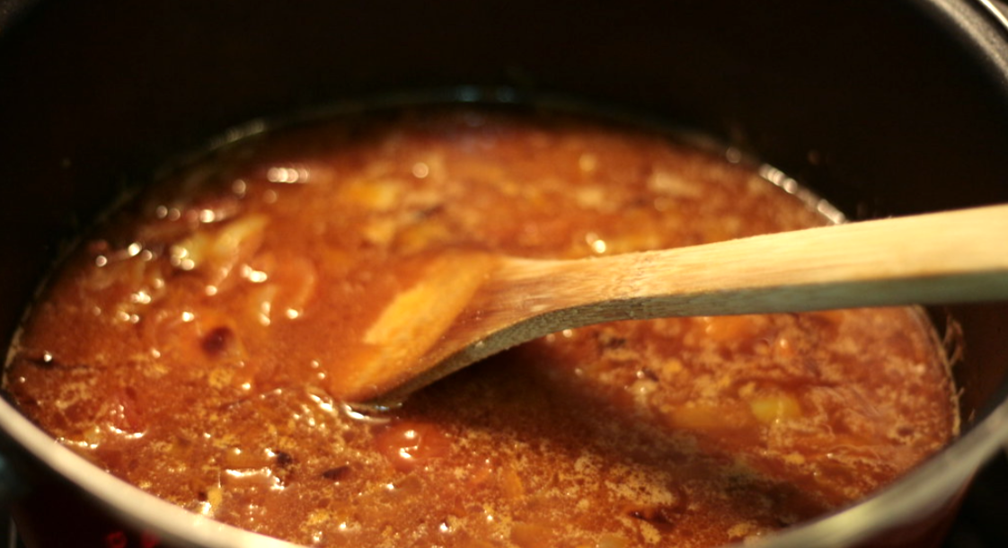 Potaje de garbanzos con grelos y chorizo