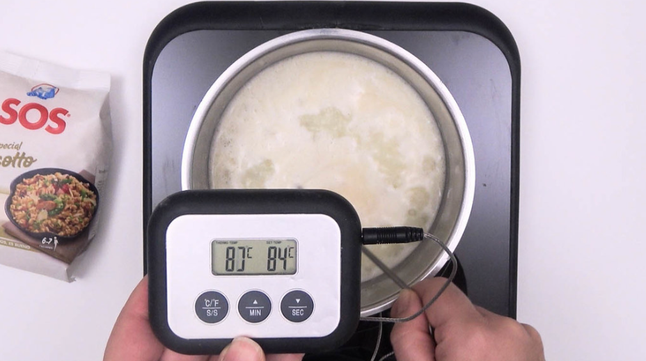 Risotto Cacio e Pepe del chef Massimo Bottura