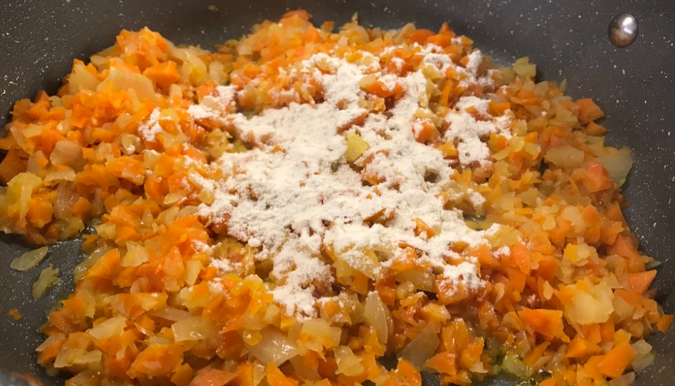 Salsa deliciosa y fácil para acompañara unas albóndigas de rechupete
