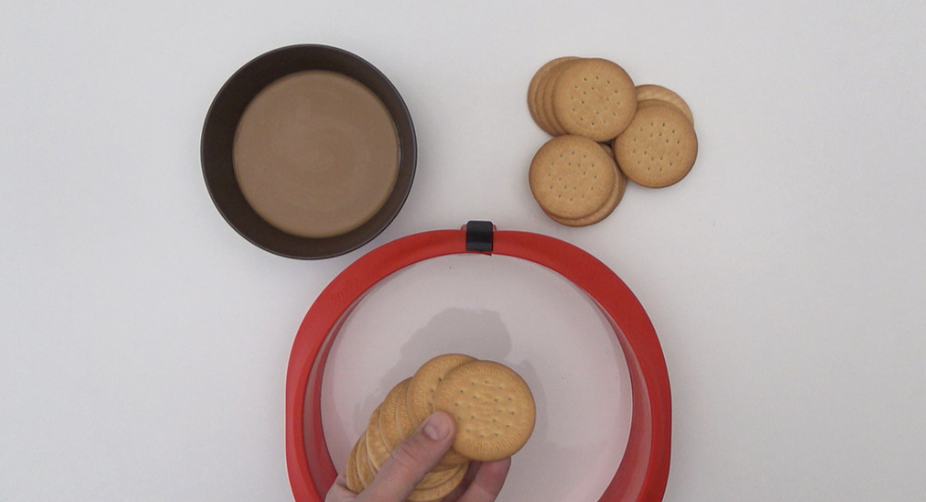 Tiramisú de turrón y galletas. Postre navideño fácil y delicioso