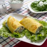 Tortilla francesa rellena de espinacas y queso