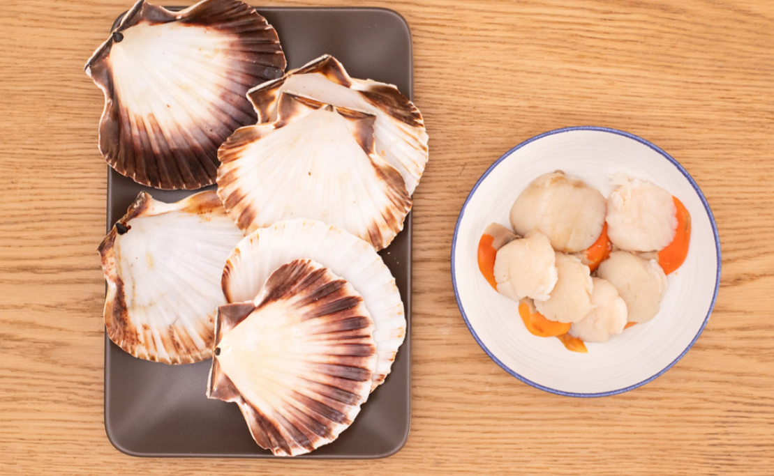 Cómo hacer vieiras a la plancha (en su jugo y al ajillo)