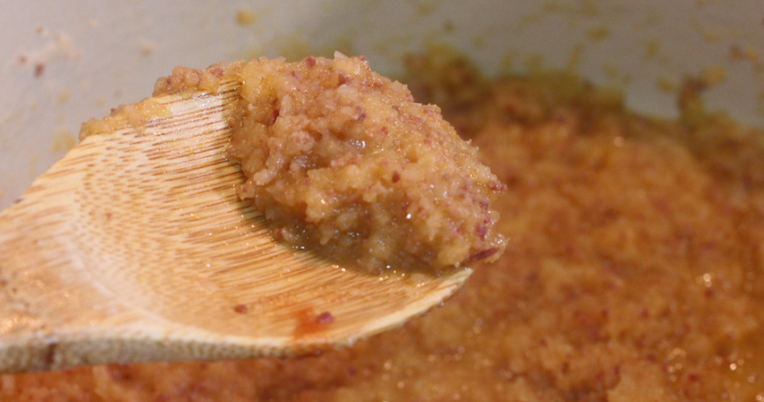 Vieiras rellenas y gratinadas al horno. Receta gallega tradicional