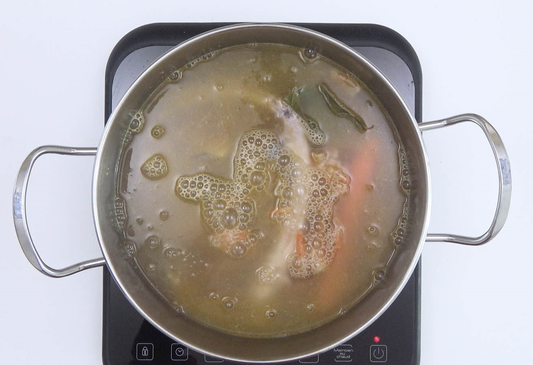 Arroz a la marinera con rape, gambas y almejas