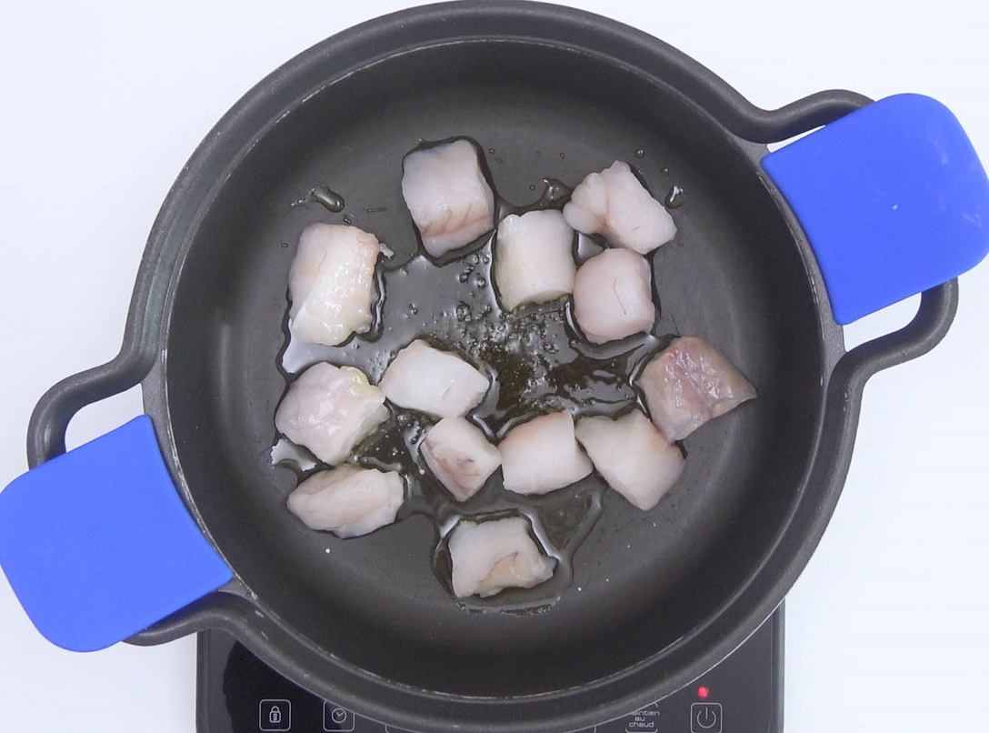 Arroz a la marinera con rape, gambas y almejas