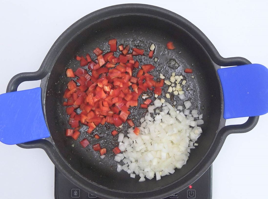 Arroz a la marinera con rape, gambas y almejas