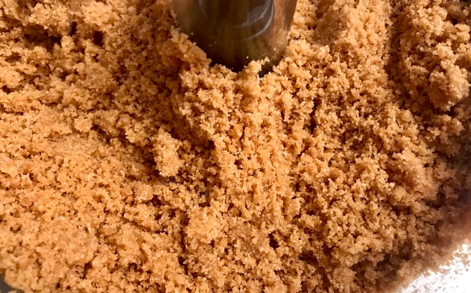 Tarta mousse de turrón. el postre perfecto para navidad