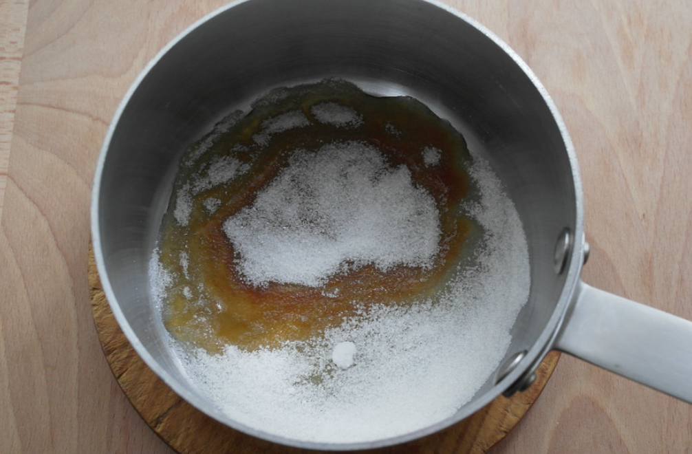Flan de turrón. postre para triunfar esta navidad