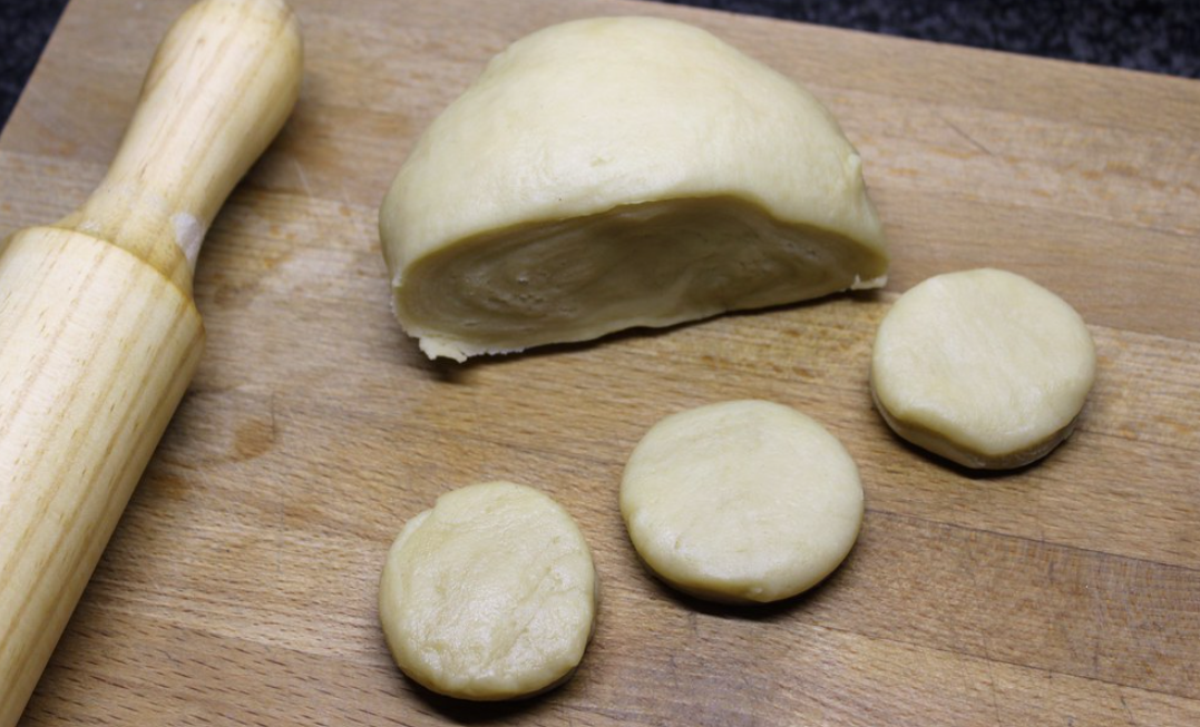 Cómo hacer mantecados blancos de azúcar. receta tradicional