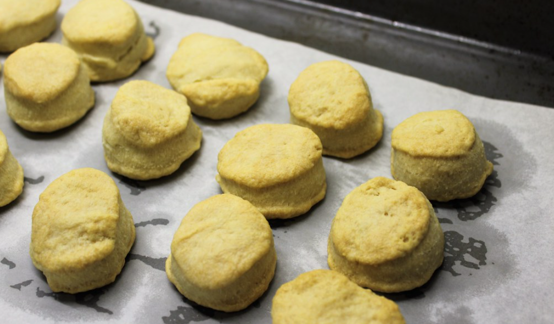 Cómo hacer mantecados blancos de azúcar. receta tradicional