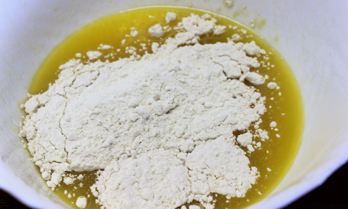 Cómo hacer mantecados blancos de azúcar. receta tradicional