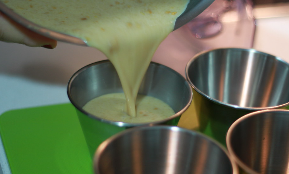 Panna cotta o panacota de turrón de jijona. postre fácil para esta navidad