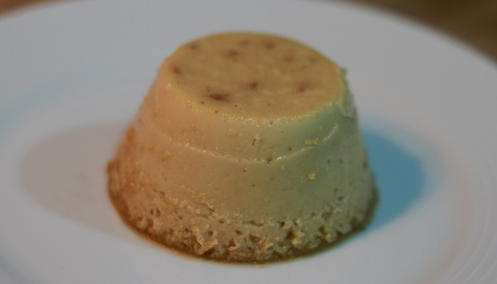 Panna cotta o panacota de turrón de jijona. postre fácil para esta navidad