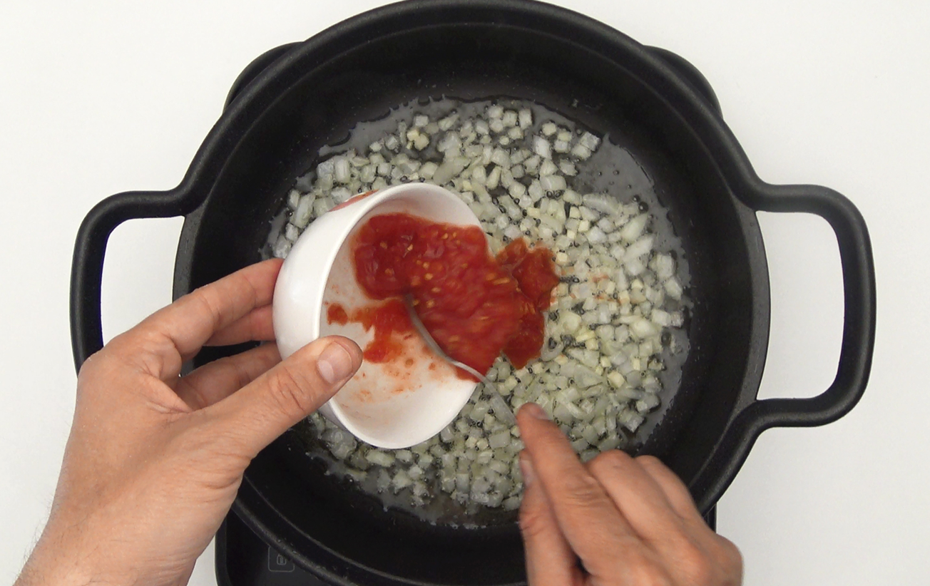 Rape en salsa de tomate y parmentier de patata
