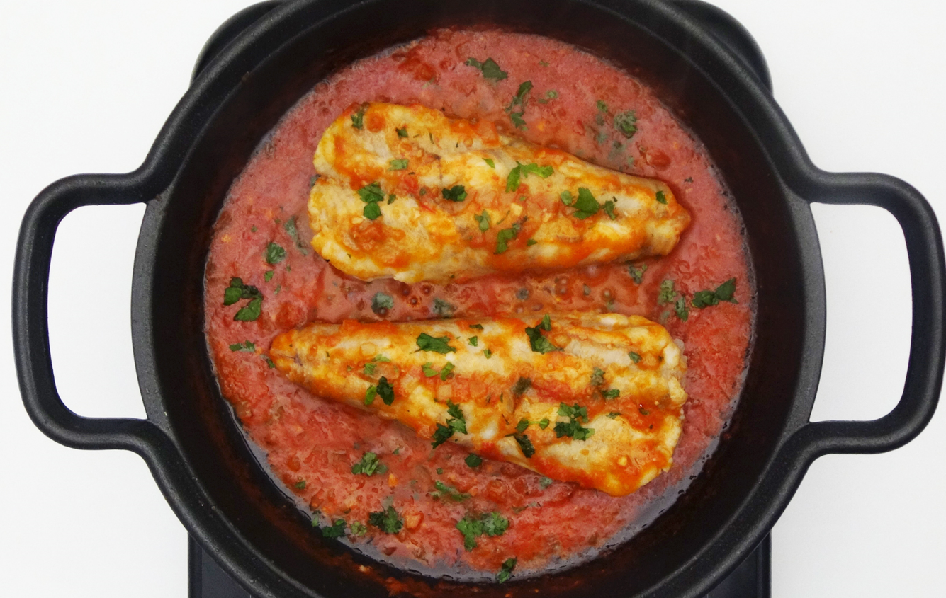 Rape en salsa de tomate y parmentier de patata