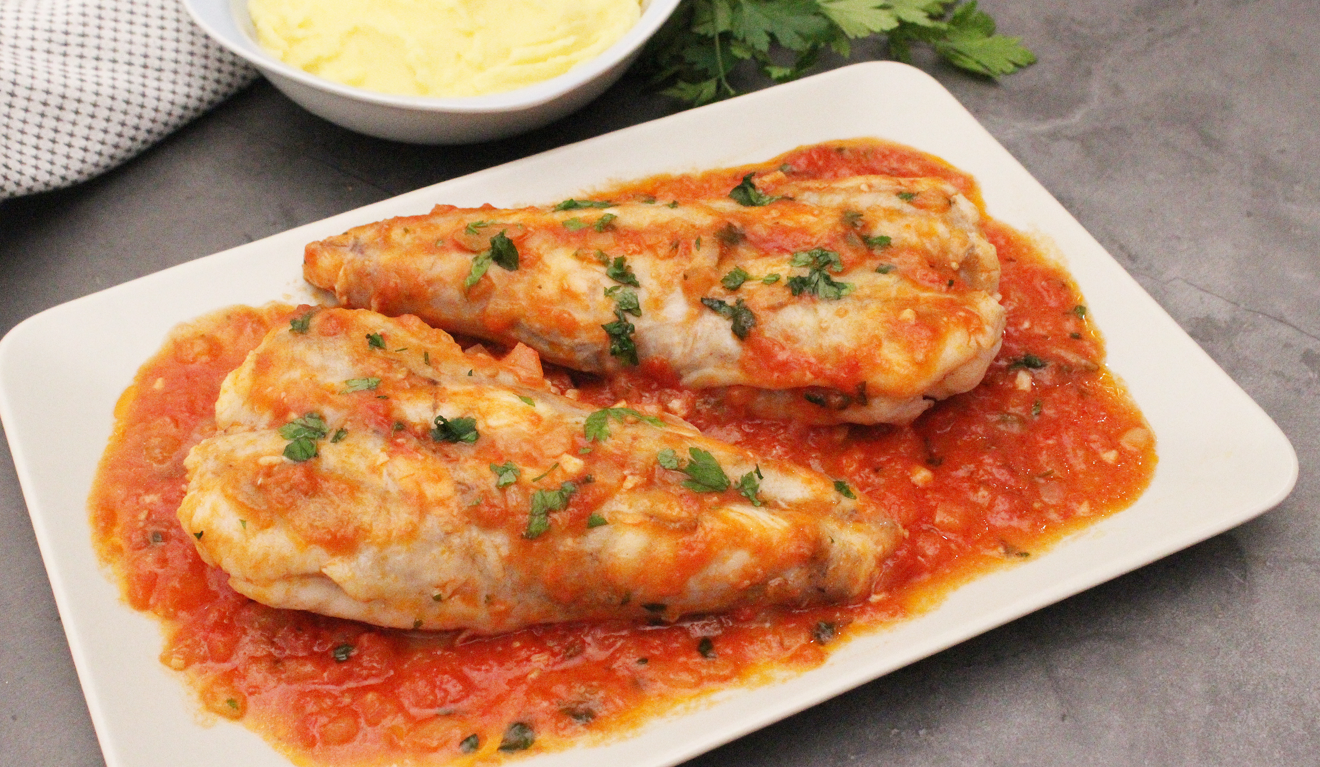 Rape en salsa de tomate y parmentier de patata