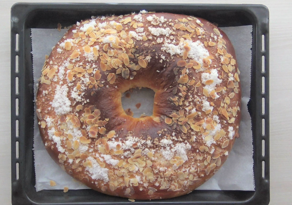 Cómo hacer Roscón de Reyes: Roscón ya horneado
