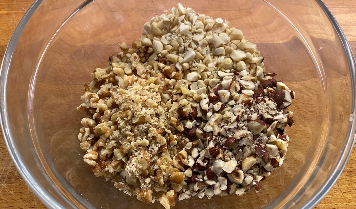 Rocas de chocolate y frutos secos. Postre fácil para Navidad