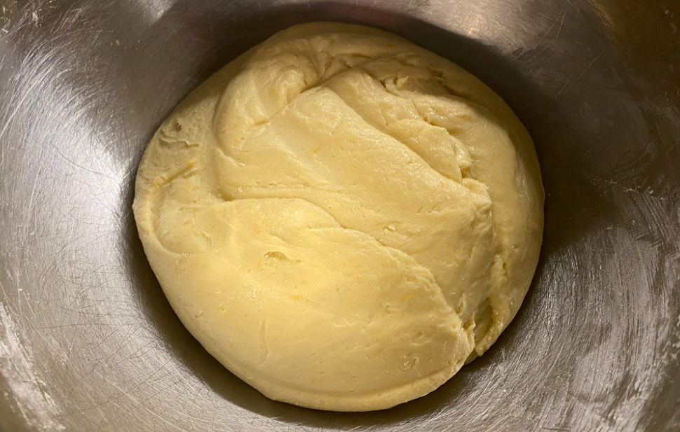 Roscón de Reyes casero sin gluten, deliciosamente esponjoso