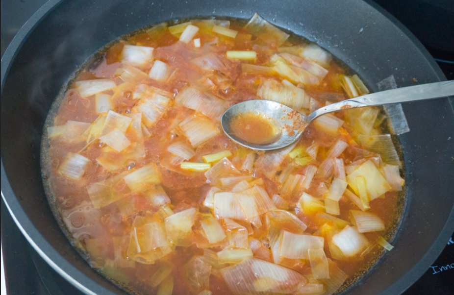 Sopa de pescado tradicional, barata y muy fácil de preparar