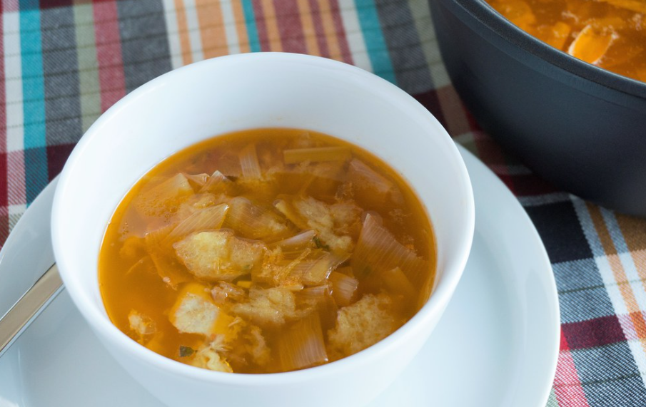 Sopa de pescado tradicional, barata y muy fácil de preparar