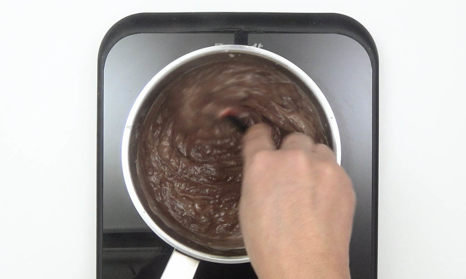 Tarta de chocolate y turrón. La tarta para triunfar en Navidad