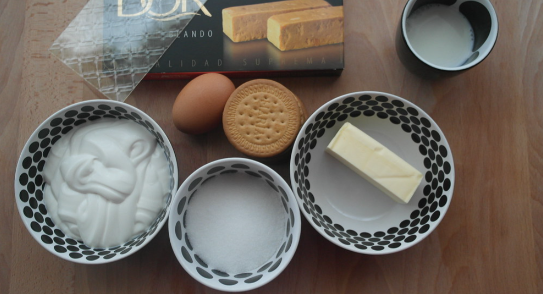 Tarta mousse de turrón. el postre perfecto para navidad