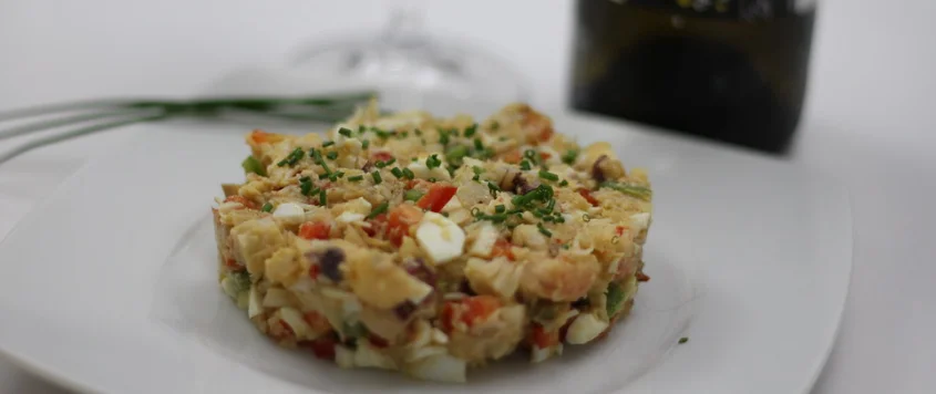 Salpicón de marisco y pescado. receta gallega para navidad