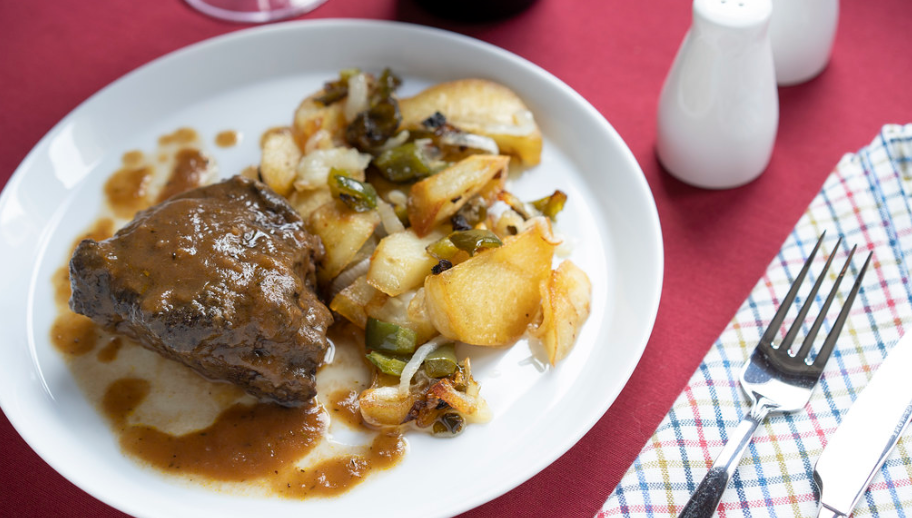 Carrilleras de ternera en olla express. Receta de la abuela
