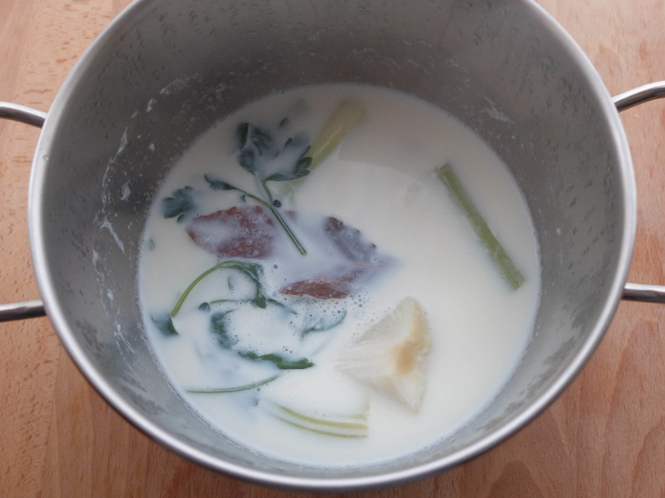 Salsa Mornay. Receta deliciosa de una versión de la bechamel