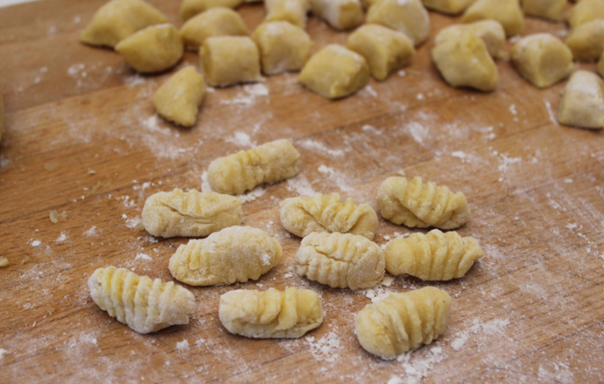Gnocchi o Ñoquis con salsa de tomate. Ñoquis del día 29 paso a paso