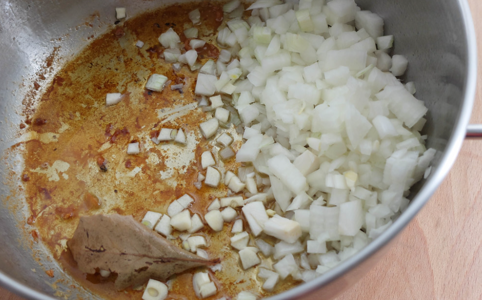 Pollo a la sidra con manzana