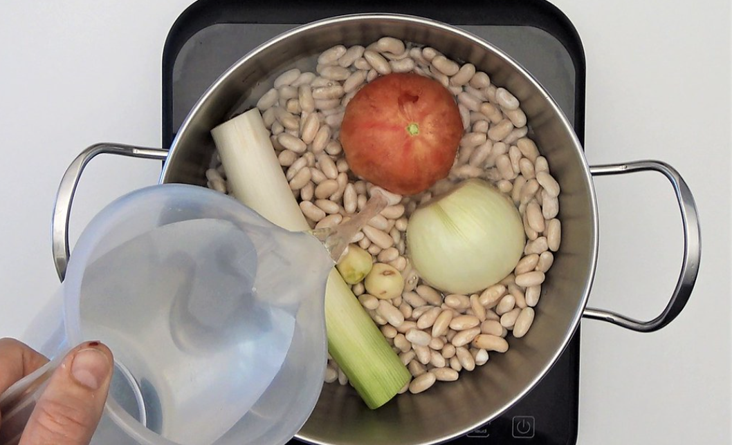 Cómo hacer alubias con chorizo