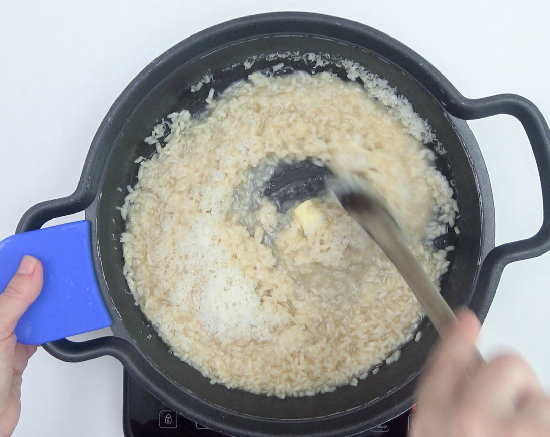 Risotto alla parmigiana o risotto a la parmesana