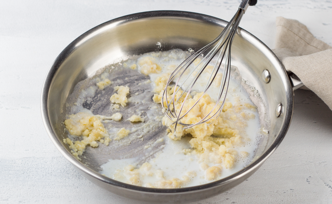 Salsa Mornay. Receta deliciosa de una versión de la bechamel