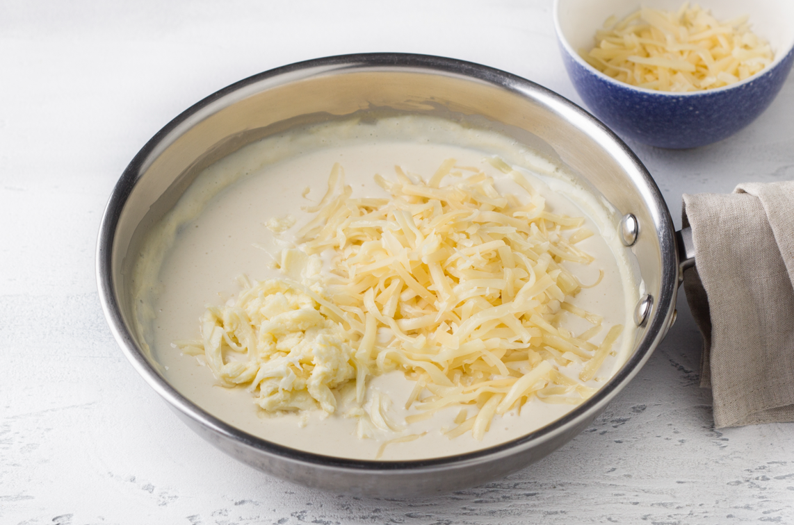 Salsa Mornay. Receta deliciosa de una versión de la bechamel