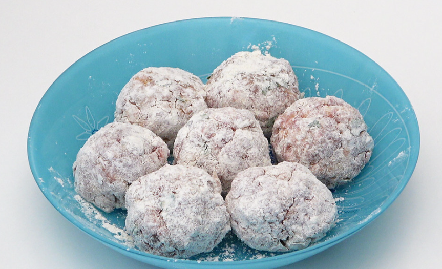 Receta de albóndigas en salsa: albóndigas enharinadas