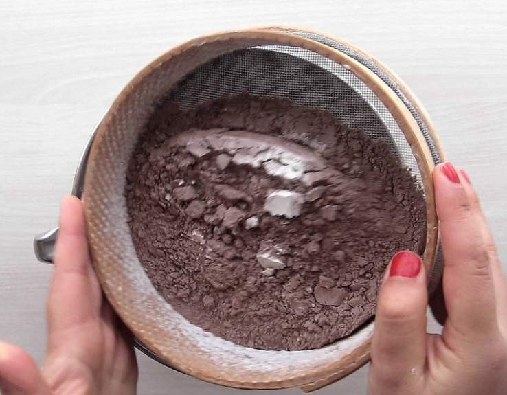 El bizcocho de chocolate irresistible que tienes que probar sí o sí